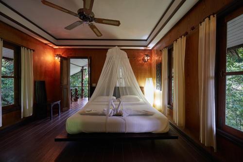 Khao Sok Paradise Resort