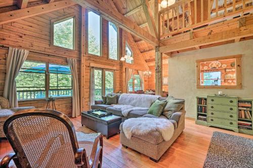 Cozy Mount Snow Chalet with Game Room and Hot Tub