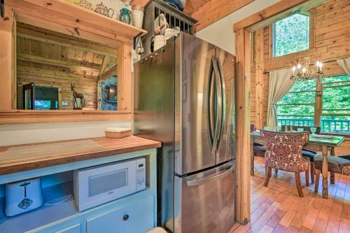 Cozy Mount Snow Chalet with Game Room and Hot Tub