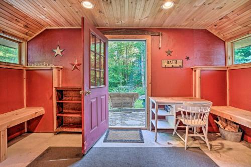 Cozy Mount Snow Chalet with Game Room and Hot Tub