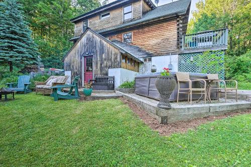 Cozy Mount Snow Chalet with Game Room and Hot Tub