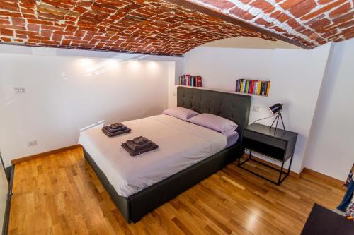 GREEN LOFT -Torino centro- by HAPPYHOSTORINO, Turin