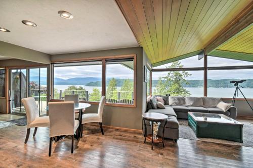 Bright and Airy Home with Sweeping View and Hot Tub - Union