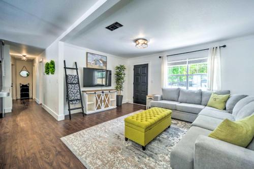 New Braunfels Haven with Hot Tub and Fire Pit! in New Braunfels, USA
