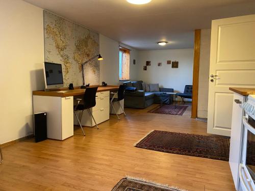 Leilighet nær sjø og skog, kort avstand til Porsgrunn og gangavstand til Brevik sentrum - Apartment - Porsgrunn