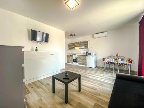 FeDa Apartmanház (FeDa Apartmanhaz) in บาลาตองโบกลาร์