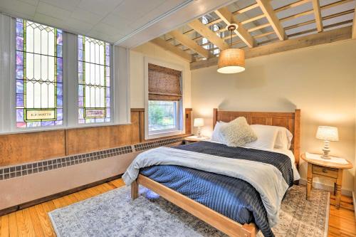 Lisle Apt Fireplace and Stained Glass Windows! in Lisle, USA