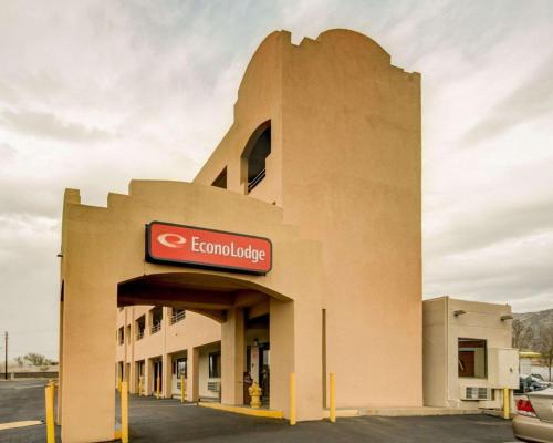 Econo Lodge East