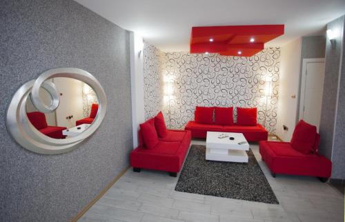 Apartment Red - image 14