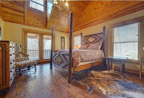 Cozy Creekfront Family Cabin-Pet Friendly -GameRm-Hot Tub