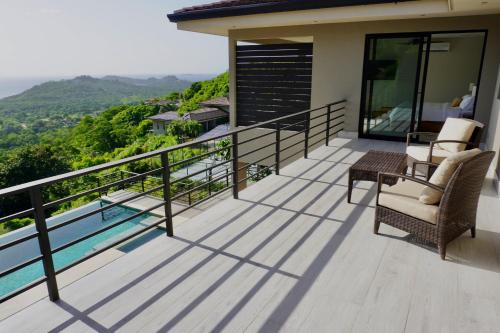 陽台/露台, Casa de Iluminacion - Gorgeous 5-BR oceanview Villa with private infinity Pool in 布拉希利托