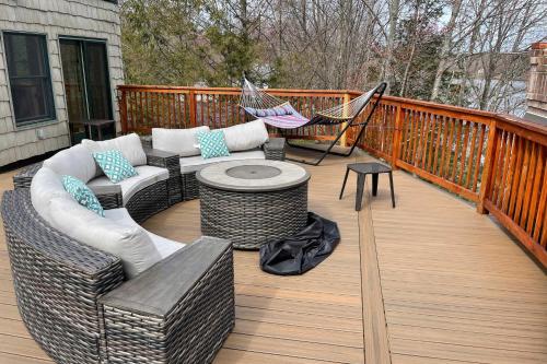 4-Season Lake House with Seasonal Hot Tub and Dock! - image 12
