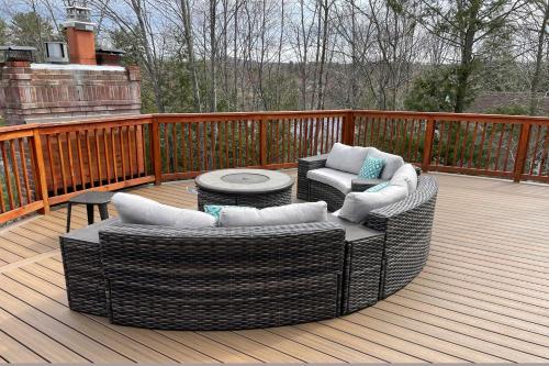 4-Season Lake House with Seasonal Hot Tub and Dock! - image 10