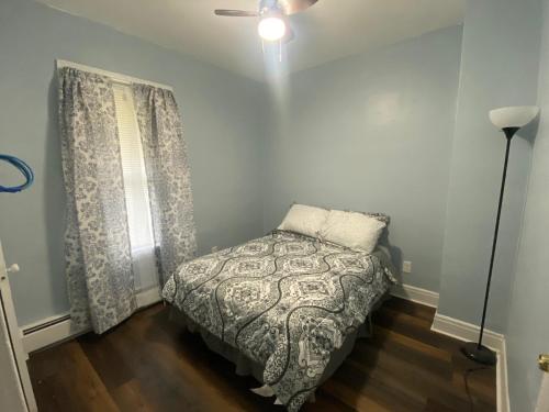 Lovely 2 Bedroom Cottage Just Off Orange Lake! in Newburgh, USA