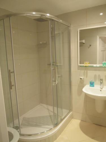 Marble Arch Flats - image 7