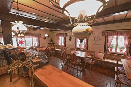 Restaurant, Penzion a Restaurace U Paseku in Harrachov