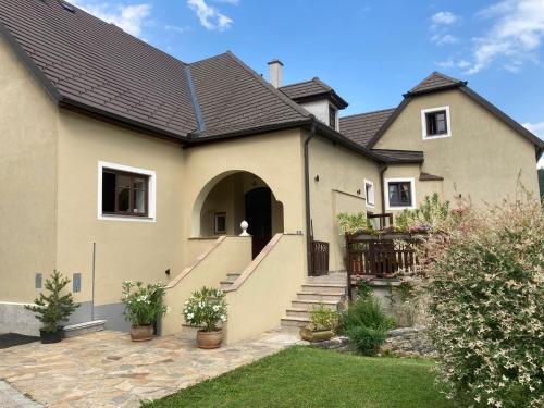 Hotelli välisilme, Goldene Wachau - Privatzimmer in Aggsbach Markt
