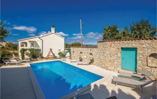  Stunning home in Malinska with 2 Bedrooms, WiFi and Outdoor swimming pool, Pension in Malinska