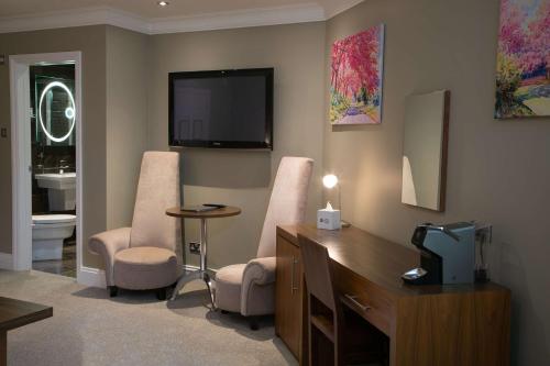 Best Western Plus Centurion Hotel - image 2