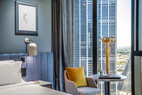 room detail thumbnail 1