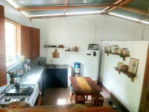 厨房, Rocks Beach in 巴尔盖