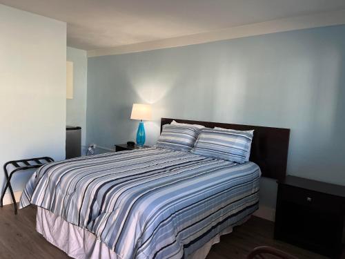 Petes Lakefront Motel, LLC in Geneva, USA