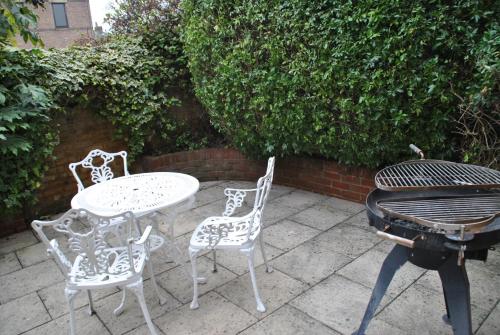 Garfield Place Cosy 2-Bedroom Cottage Central Windsor with Parking, Windsor (fotografie 6)