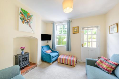 3 Brook Gardens - image 3