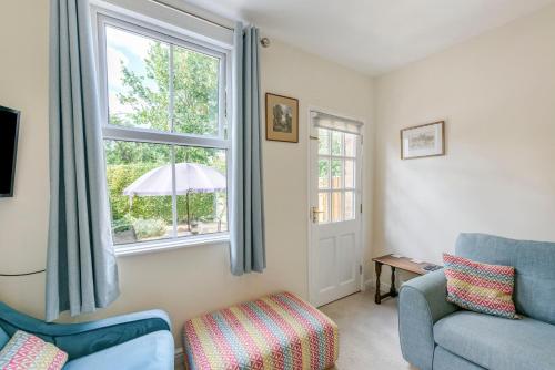 3 Brook Gardens - image 7