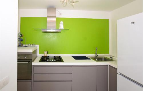 virtuve, Nice Home In Magliolo With Sauna in Magliolo