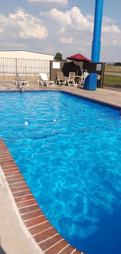 Motel 6 Lawton, OK - 수영장