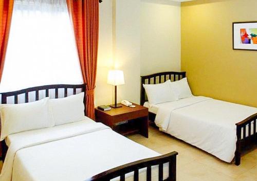 RedDoorz Plus @ Conclave Hotel Davao City near The Peak