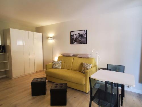 Studio with Balcony room in MIOUGRANO Studio 25m2 Piscine 300m Plage
