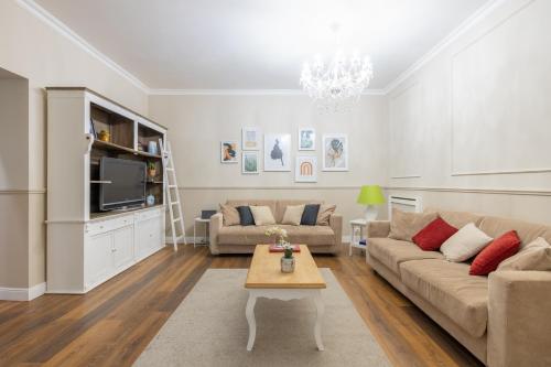Charming apartment with patio a few steps from Colosseum, Rom