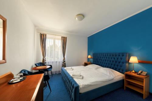 1 double bed