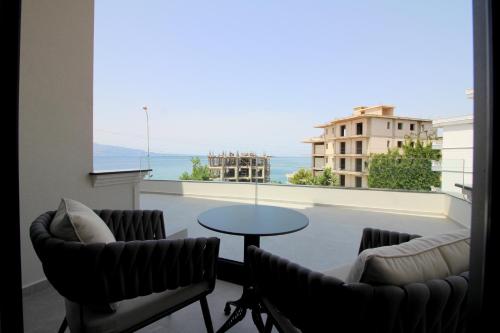 Deluxe Double Room with Balcony and Sea View image 1