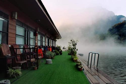 Ou river house in Nong Khiaw