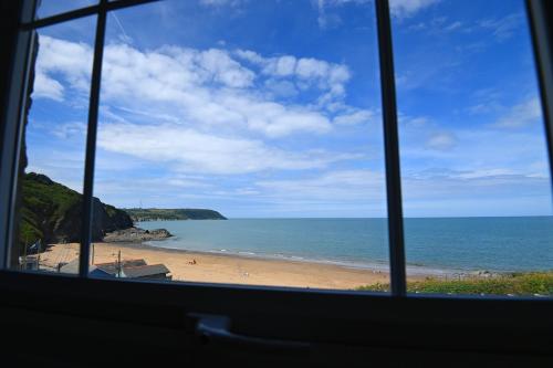 Skats, Ship Inn in Penbryn