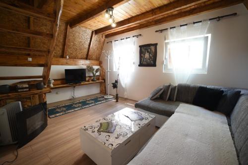 2 bedrooms, 4 beds