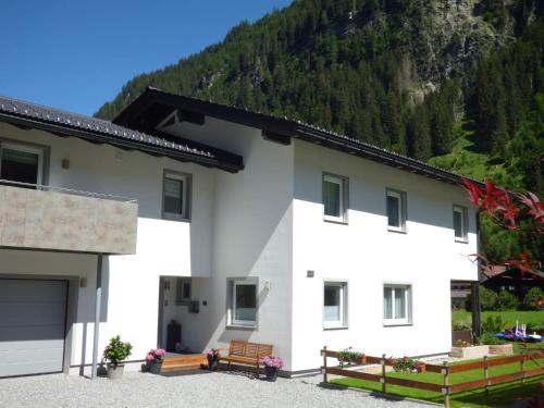 ทัศนียภาพภายนอกโรงแรม, Alpenchalet Breitspitz in พาร์เทเนิน