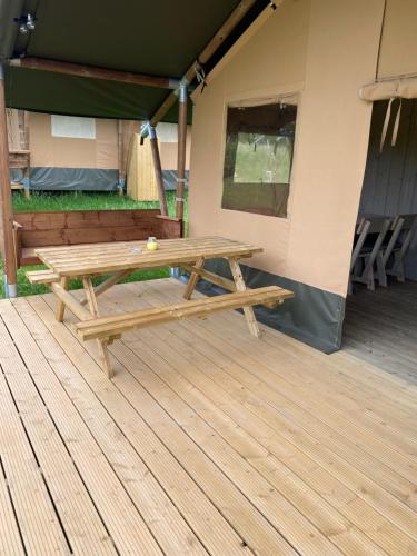 BG Apartments Safaritent in Merenye