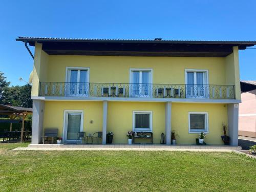 Apartment in Sankt Kanzian near Klopeiner Lake in Srejach, Österreich