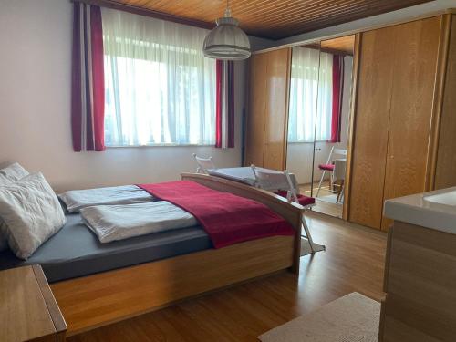 Holiday apartment in St Kanzian on Lake Klopein