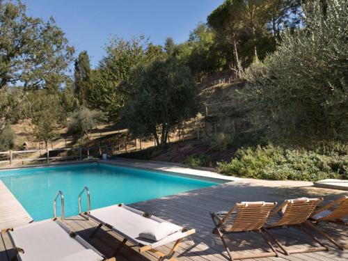  Rustic holiday home in Pontedera with shared pool in 56025 San Gervasio