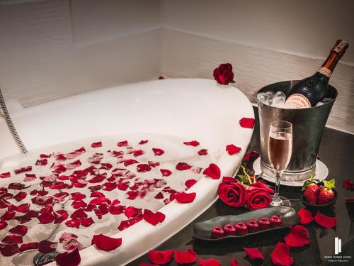 Bathroom, Kenzi Tower Hotel in Maarif