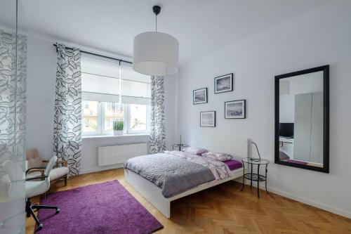 1 queen bed, 1 sofa bed