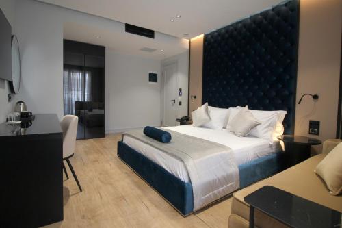 Deluxe Triple Room with Balcony room in Rozafa Palace Hotel