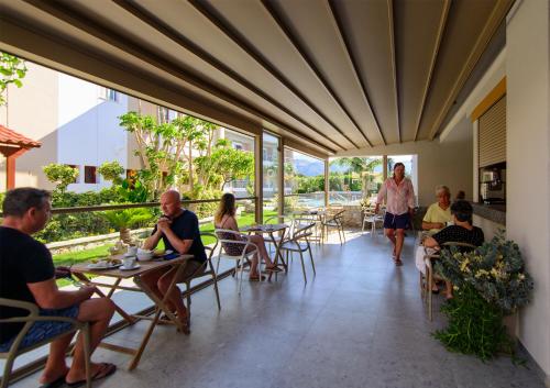 Relax Apartments and Studios - image 10