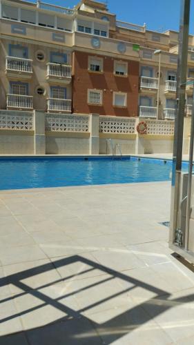 Precioso apartamento en residencial con piscina