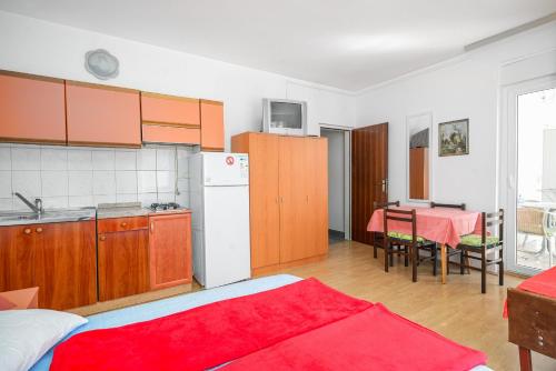 Apartments and Rooms Josipa - image 6
